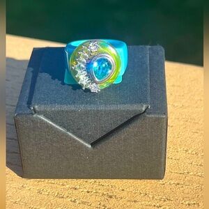 Mounser ring pop Venus size 8 ring